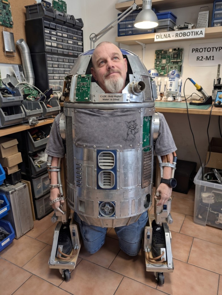 R2-tom-D2